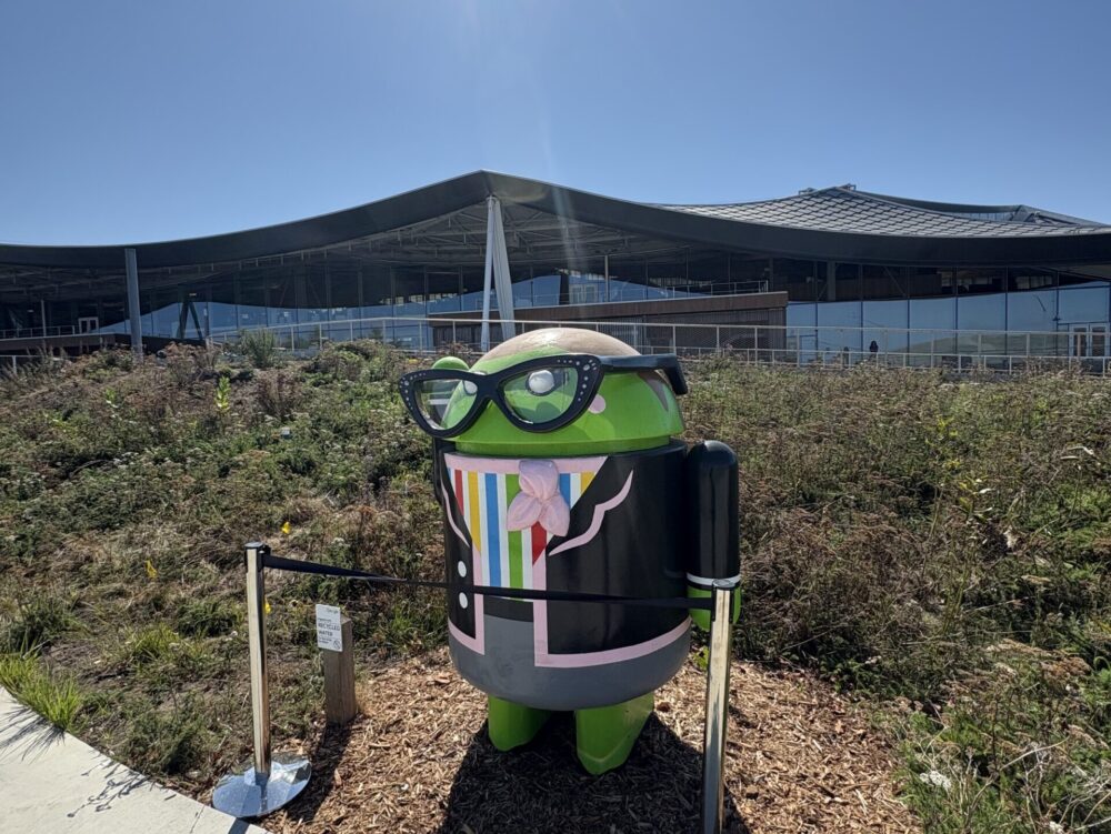 Google Visitor Experienceの熊のアート作品Androidドロイド