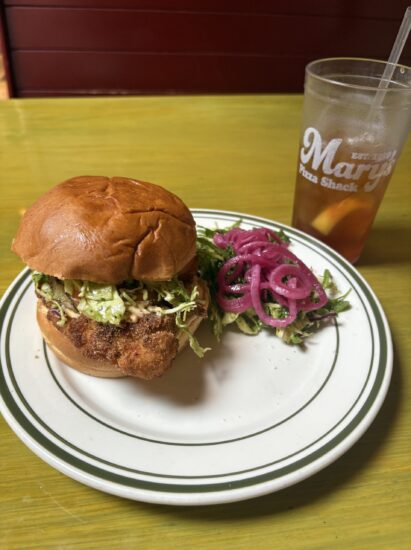 Mary’s Pizza Shackで食べたチキンバーガー
