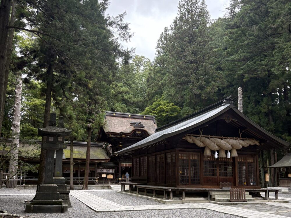 諏訪大社下社春宮の神楽殿