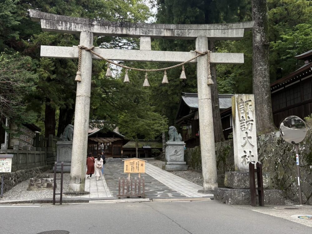 諏訪大社下社春宮の鳥居