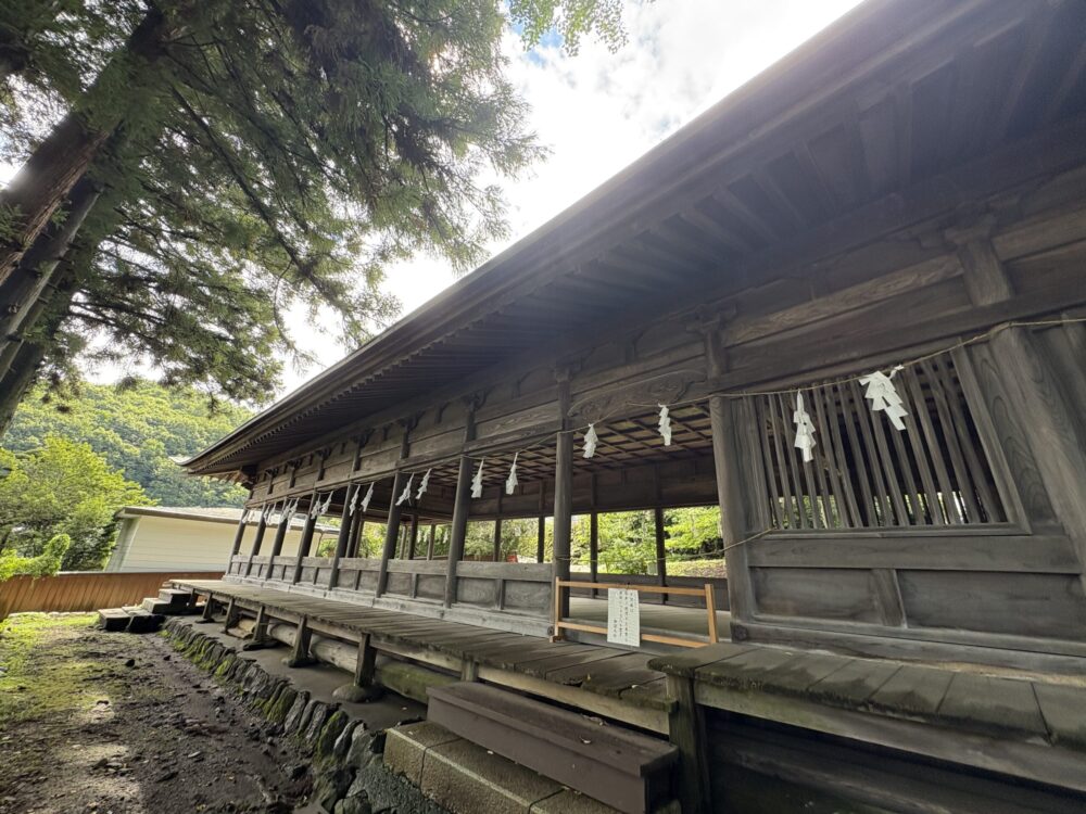 諏訪大社前社の十間廊