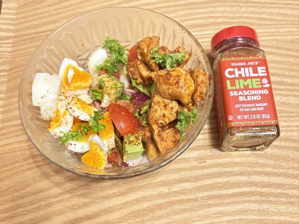 Trader Joe’sのChile Limeを使ったサラダ