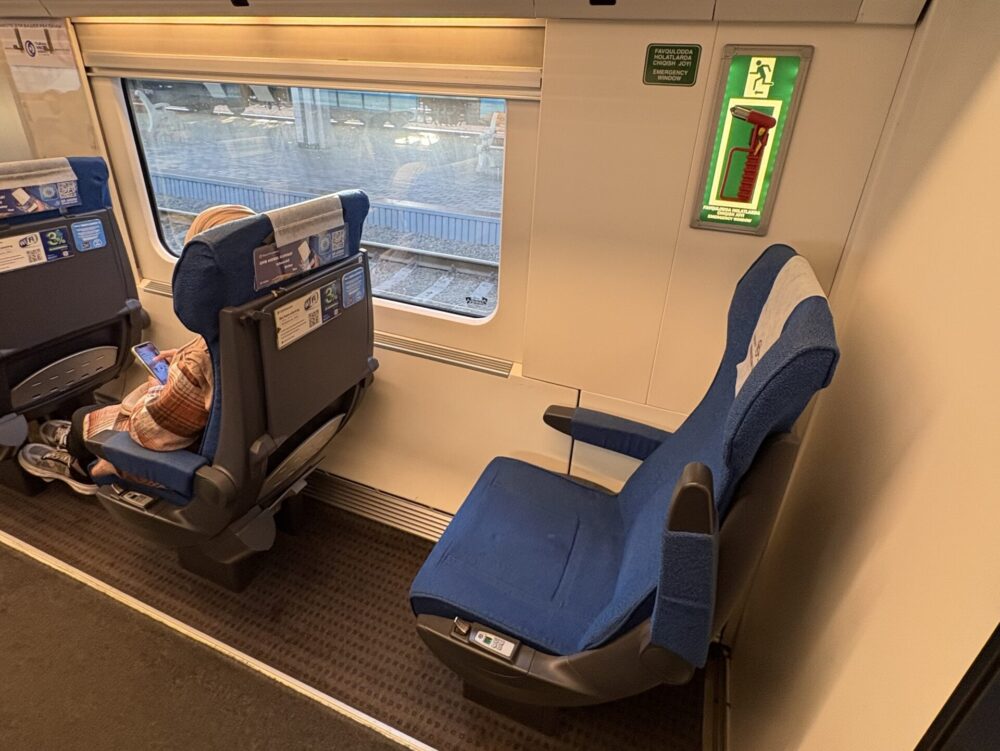 アフロシヨブ号の車内の様子