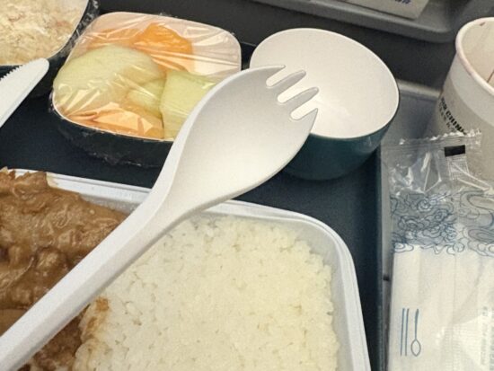 中国国際航空の機内食とカトラリー