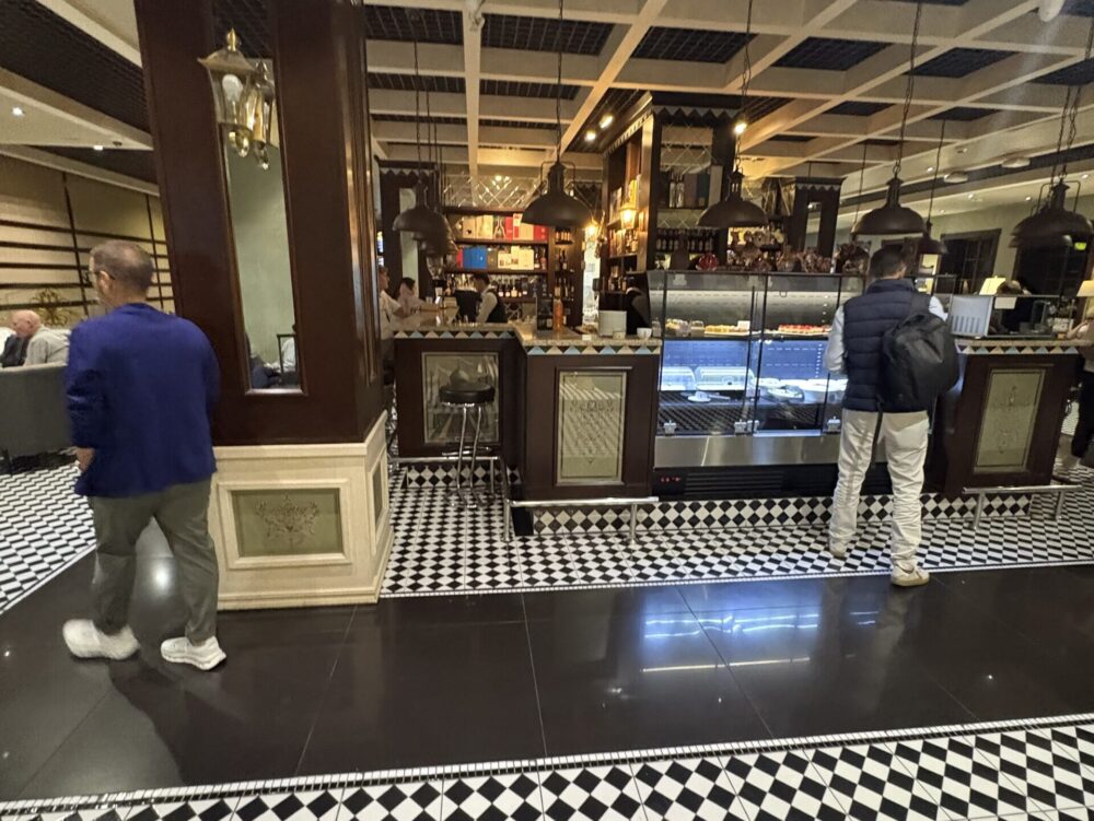 シケント空港のCIPラウンジ2階の室内