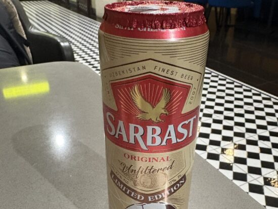 タシケント空港のCIPラウンジで提供されたウズベキスタンのビール