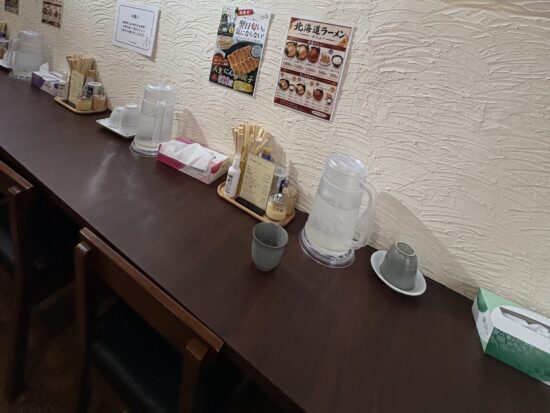 ラーメン尹善栄の店の店内
